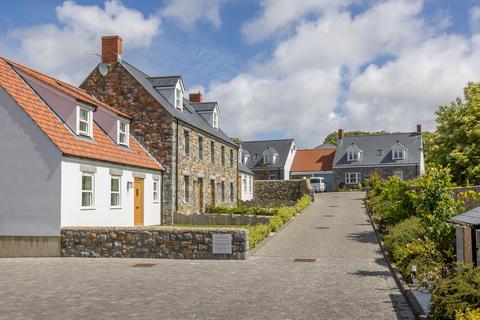 3 bedroom terraced house for sale, Route Isabelle, St. Peter Port, Guernsey