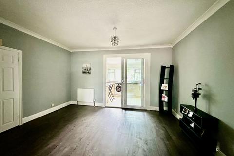 302 Pickering Road, Hull, HU4 7AD