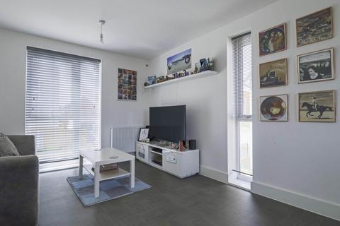 2 bedroom flat for sale, Faraday Road - Locking Parklands