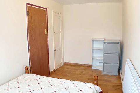 2 bedroom flat to rent, Ricardo Street, London E14
