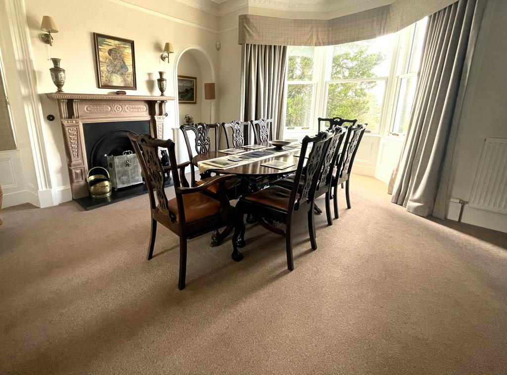 Dining Room a.JPG