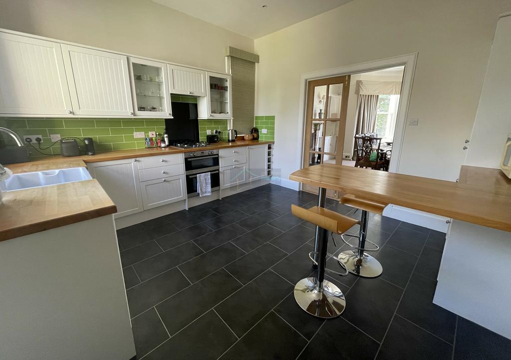 Kitchen d.JPG