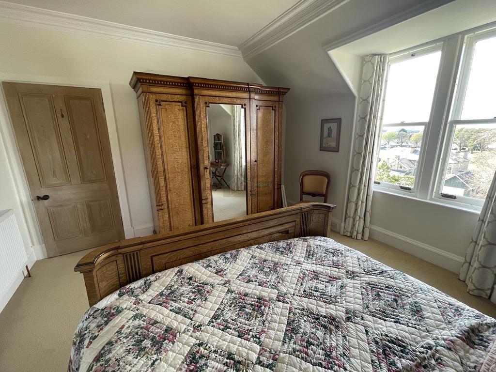 Bedroom 2b.JPG