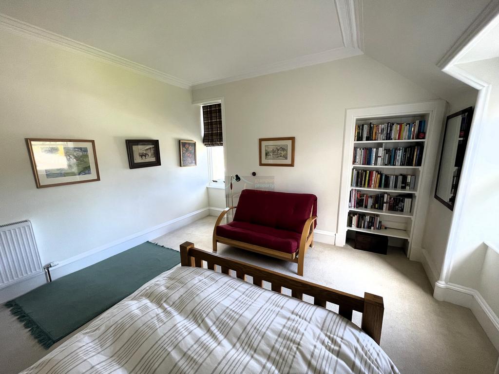 Bedroom 3b.JPG