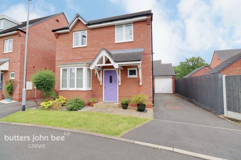 4 bedroom detached house for sale, House Yard Close, Crewe