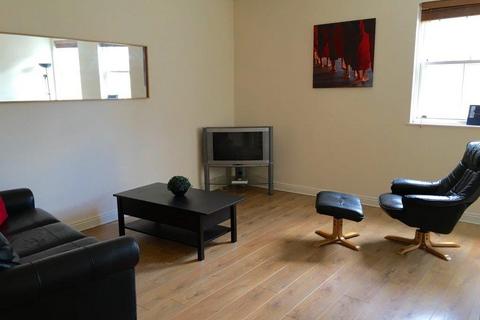 2 bedroom flat to rent, Hanover Square, Leeds, West Yorkshire, UK, LS3