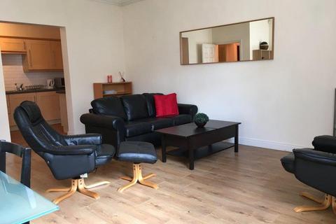 2 bedroom flat to rent, Hanover Square, Leeds, West Yorkshire, UK, LS3