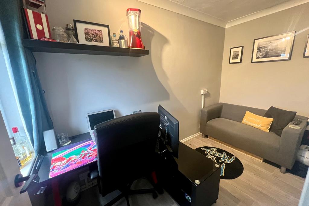 Bedroom 3-Study