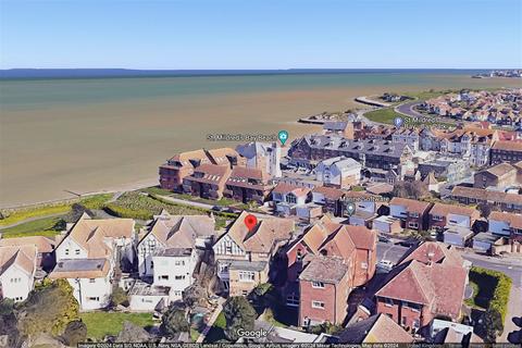 1 bedroom flat for sale, Sea Road, Westgate-on-Sea, CT8