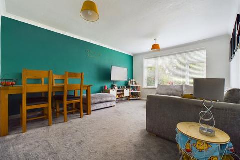 3 bedroom ground floor flat for sale, Bushby Close, Sompting, Lancing, BN15 9JW