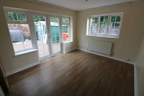 2 bedroom flat to rent, Chaloner Grove, Liverpool