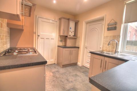 3 bedroom flat to rent, Castleside Road, Denton Burn, Newcastle upon Tyne, NE15