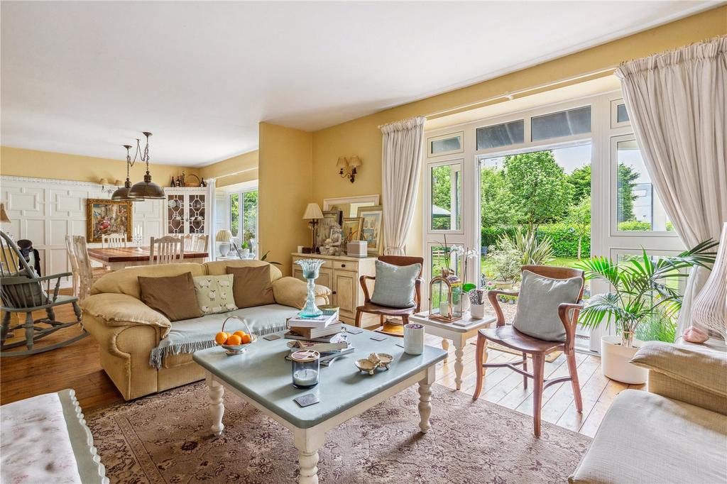 Living/Dining Room