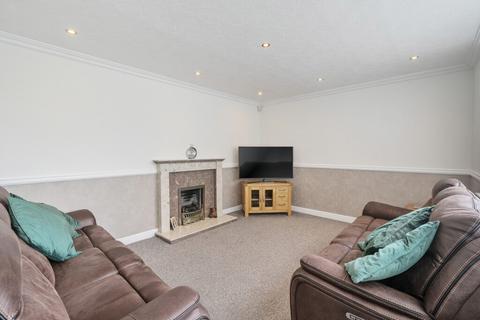 4 bedroom semi-detached house for sale, Appleshawn Crescent, Wrenthorpe, Wakefield, West Yorkshire