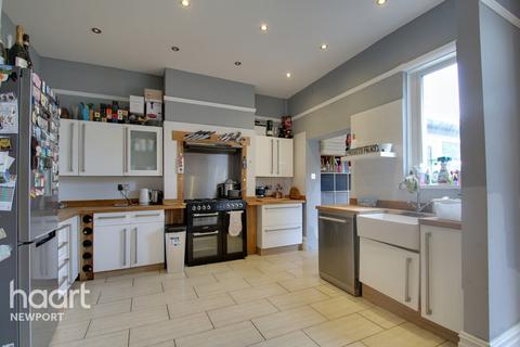 4 bedroom end of terrace house for sale, Stow Hill, Newport