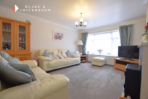 3 bedroom chalet for sale, Hawthorn Road, Clacton-on-Sea