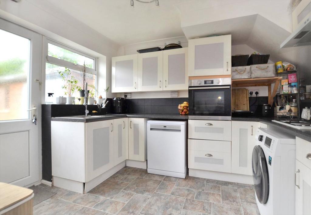 Clyde Road, Gloucester GL3 3 bed end of terrace house for sale £210,000