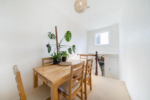 2 bedroom flat for sale, Wandsworth Common West Side, Battersea