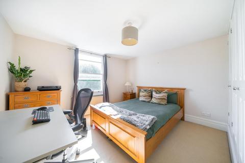 2 bedroom flat for sale, Wandsworth Common West Side, Battersea