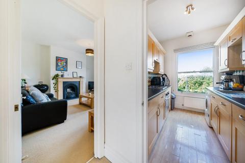 2 bedroom flat for sale, Wandsworth Common West Side, Battersea