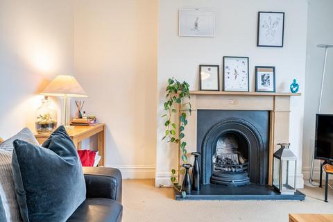 2 bedroom flat for sale, Wandsworth Common West Side, Battersea