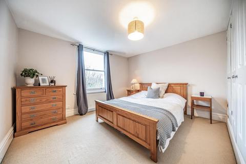 2 bedroom flat for sale, Wandsworth Common West Side, Battersea