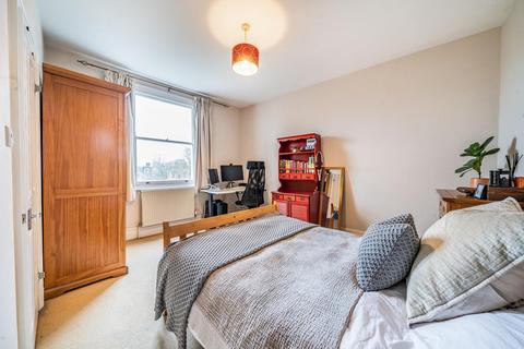 2 bedroom flat for sale, Wandsworth Common West Side, Battersea