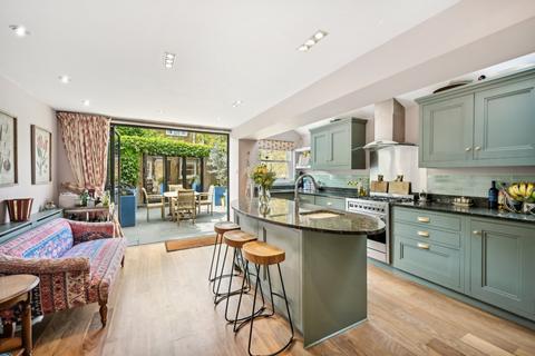 4 Claxton Grove, London, W6 8HF