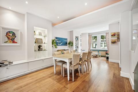 4 Claxton Grove, London, W6 8HF