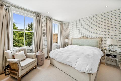 4 Claxton Grove, London, W6 8HF