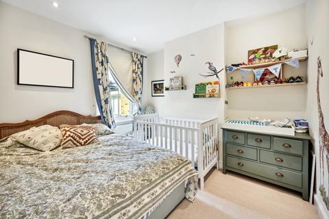 4 Claxton Grove, London, W6 8HF