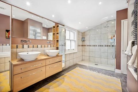4 Claxton Grove, London, W6 8HF