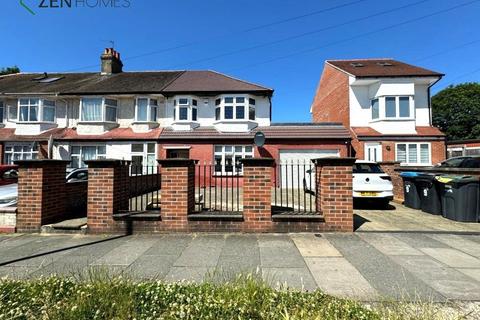 4 bedroom semi-detached house to rent, London N13