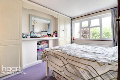 3 bedroom semi-detached house for sale, Manners Way, Southend-On-Sea