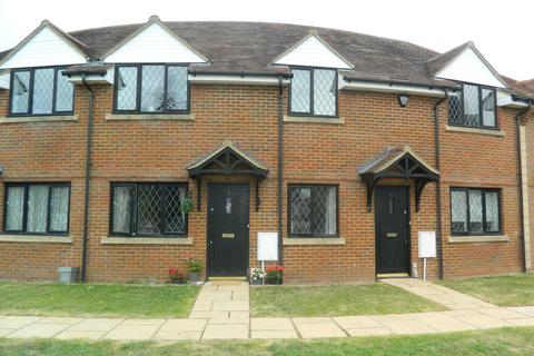 2 bedroom ground floor maisonette to rent, St Marys Road, Langley SL3