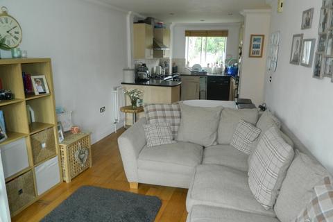 2 bedroom ground floor maisonette to rent, St Marys Road, Langley SL3