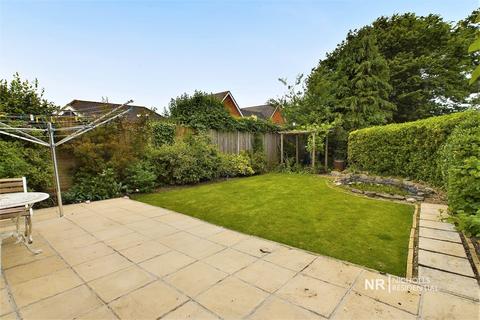 5 bedroom detached house for sale, Gladeside Close, Chessington, Surrey. KT9