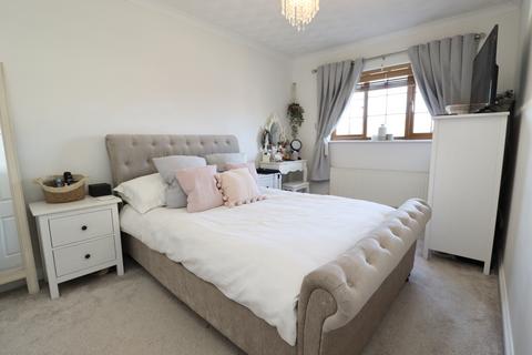 33 Hempitts Road, Walton, Street, BA16 9QS