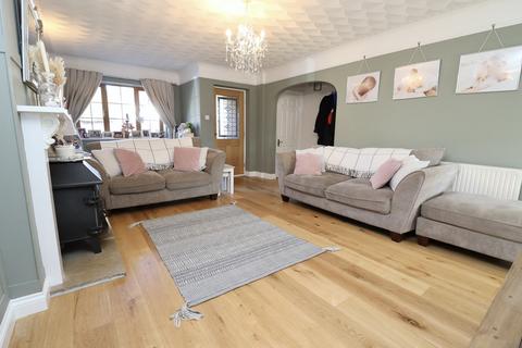 33 Hempitts Road, Walton, Street, BA16 9QS