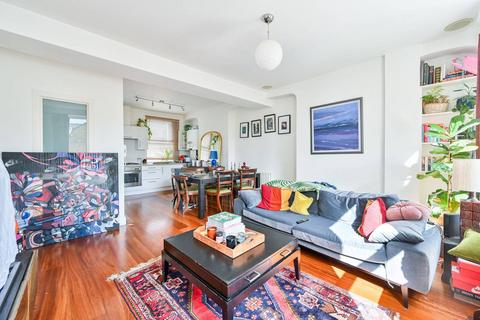 2 bedroom maisonette for sale, Lewisham Way, New Cross, London, SE14