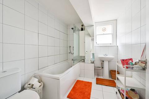 Flat 1, 69 Lewisham Way, London, SE14 6QD