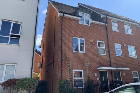 3 bedroom end of terrace house to rent, Gweal Avenue,  Reading,  RG2