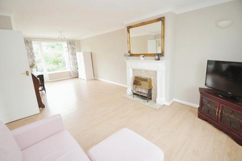 3 bedroom semi-detached house for sale, Hollywood Close, Great Baddow, Chelmsford, CM2