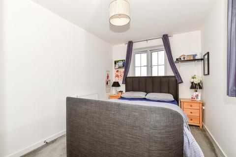 2 bedroom flat for sale, Corminster Avenue, Aylesham, Canterbury, Kent