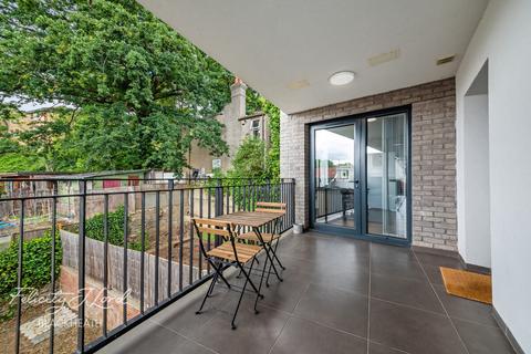 2 bedroom apartment for sale, 1a Brookhill Road, London