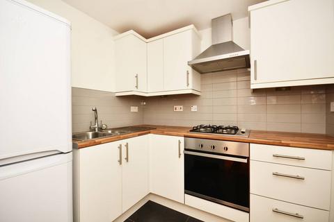 2 bedroom flat to rent, Blythe Road, Brook Green, London, W14