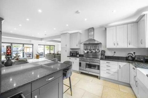 4 bedroom detached house to rent, Ferry Avenue, Staines-upon-Thames, Surrey, TW18