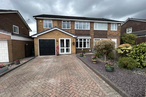 13 Arnside Avenue, Chadderton, Oldham, OL9 9DJ