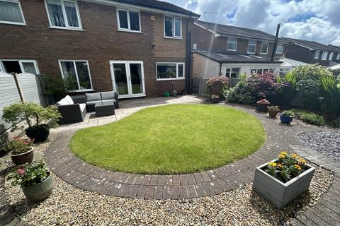 13 Arnside Avenue, Chadderton, Oldham, OL9 9DJ