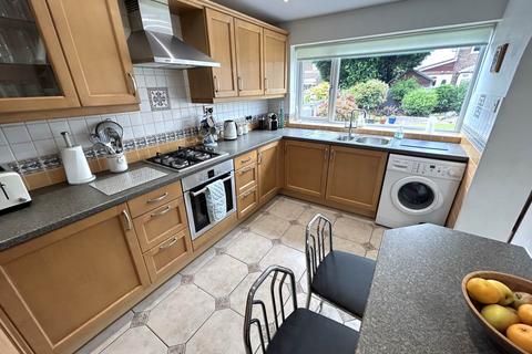 13 Arnside Avenue, Chadderton, Oldham, OL9 9DJ